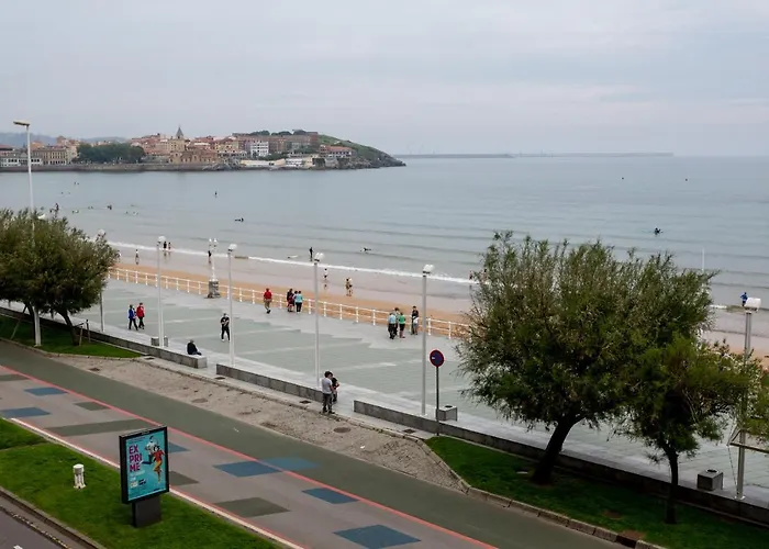 Gran En Primera Linea De Playa Apartment Gijon