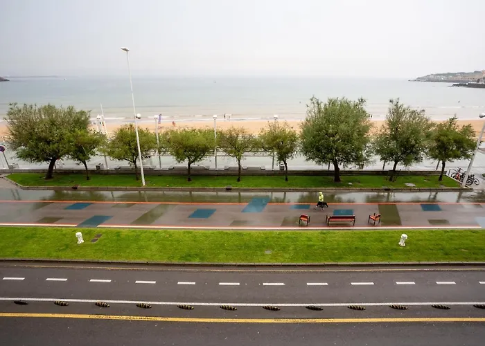 Apartment Gran En Primera Linea De Playa Gijon