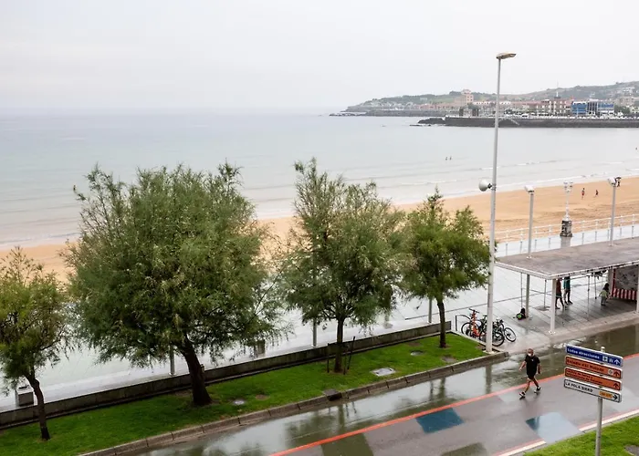 Apartment Gran En Primera Linea De Playa Gijon